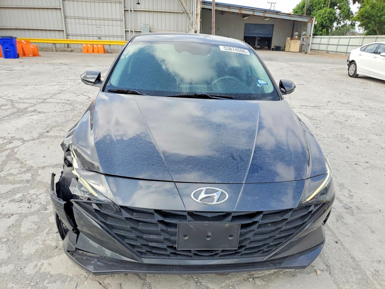 2022 Hyundai Elantra Se - Image 5