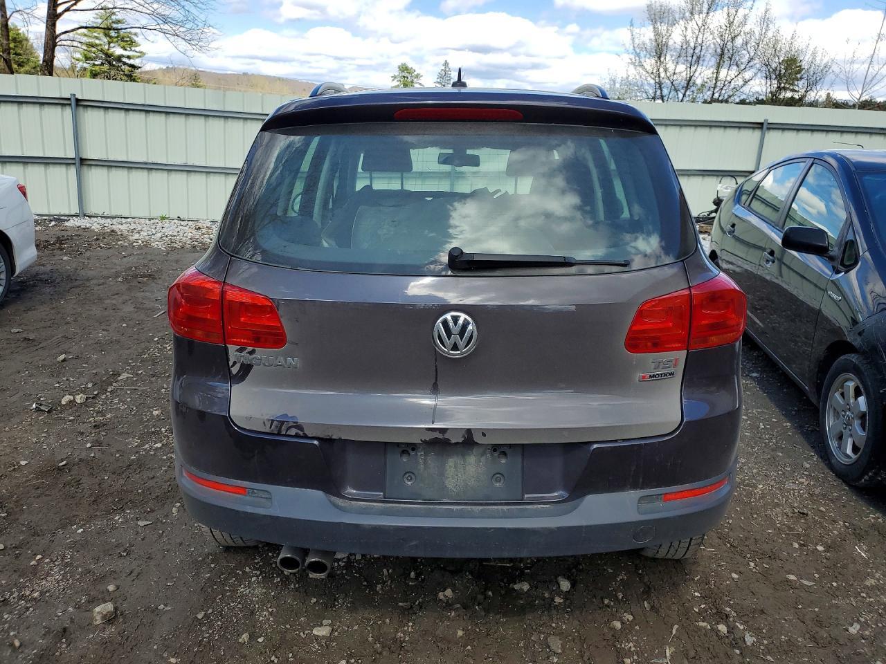 2016 Volkswagen Tiguan S - Фото 6