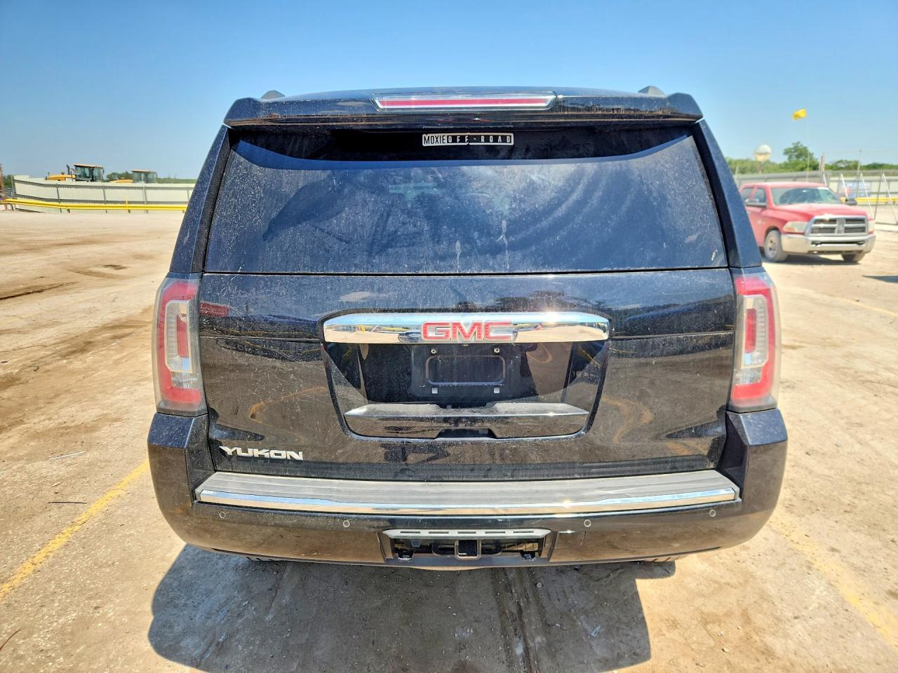 2019 GMC Yukon Denali - Фото 6