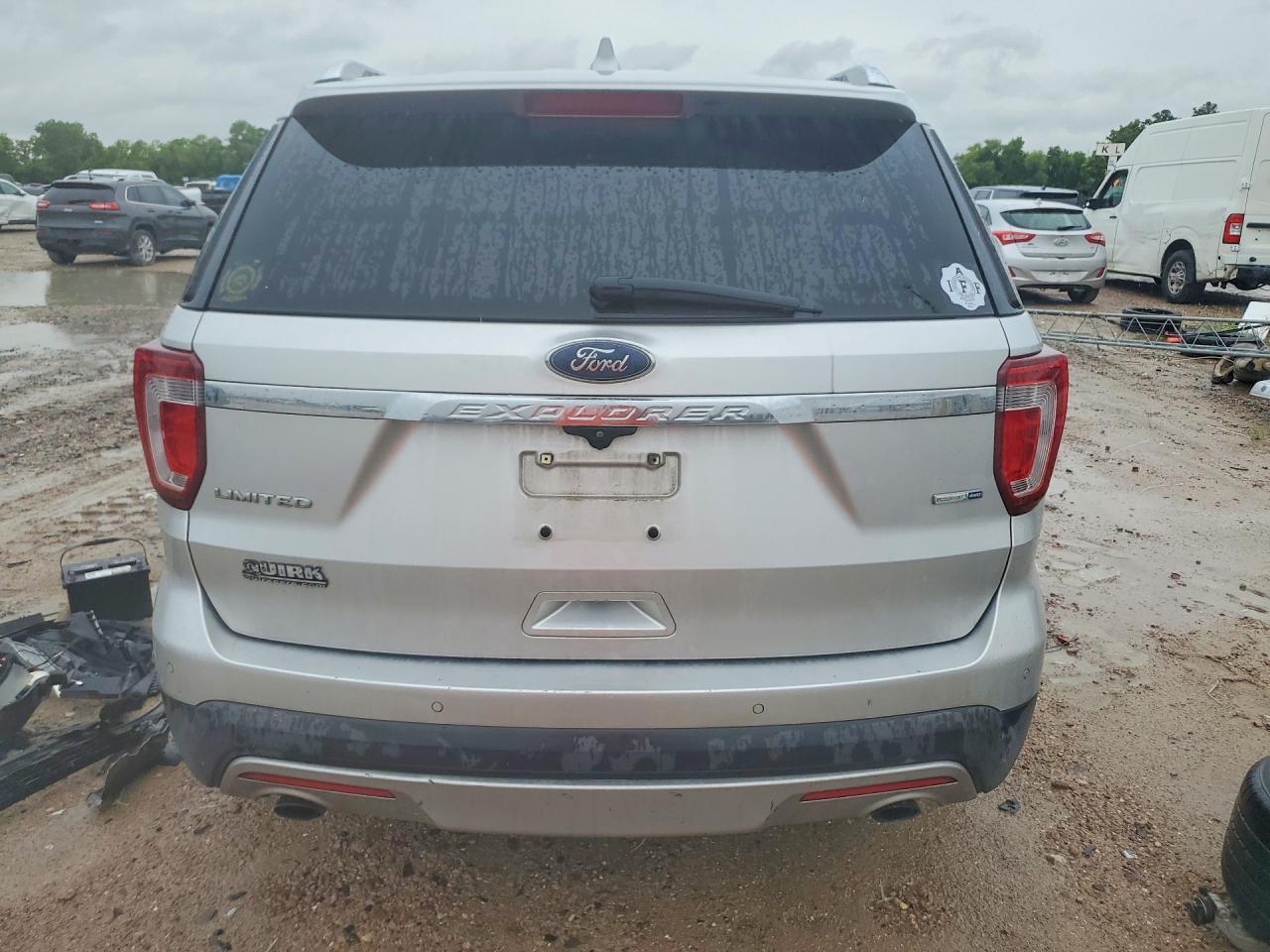 2016 Ford Explorer Limited - Image 6