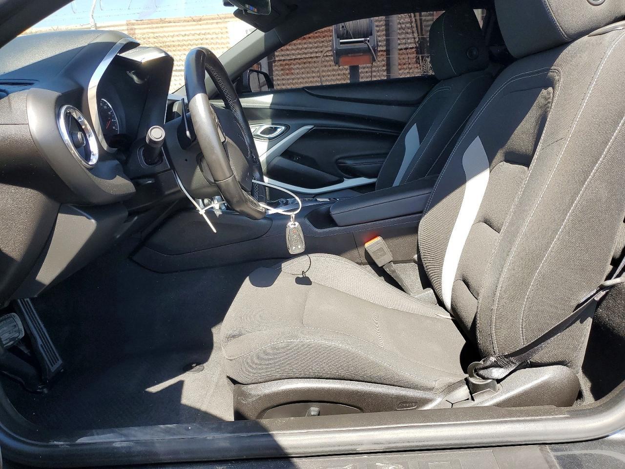 2018 Chevrolet Camaro - Image 7