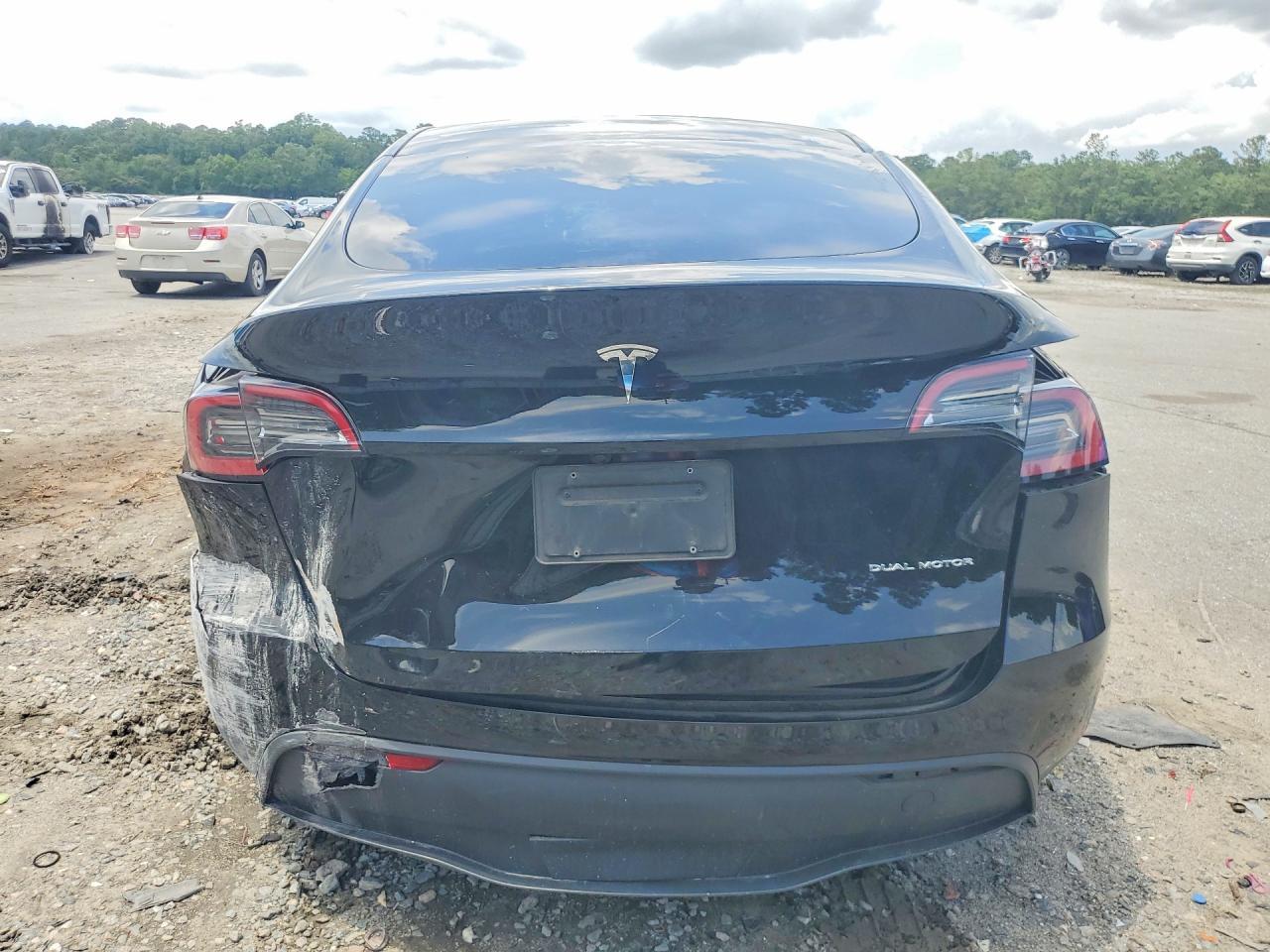 2023 Tesla Model Y - Фото 6