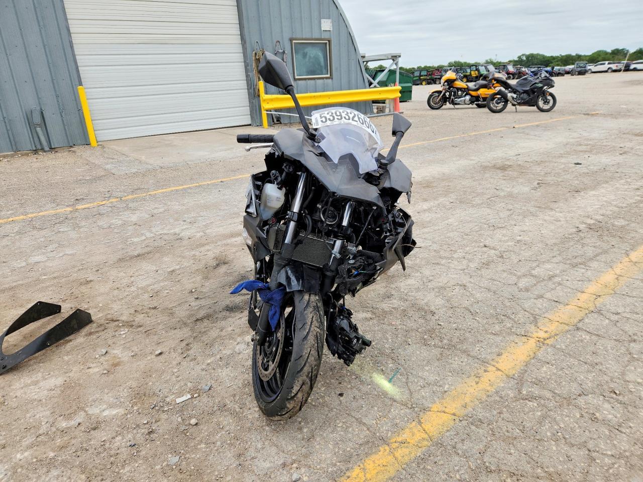 2025 Kawasaki Ex500 - Фото 2