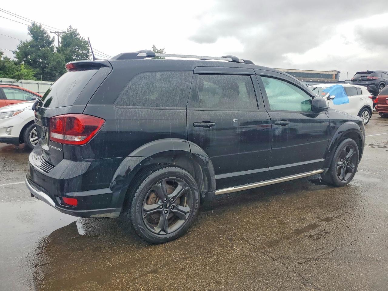2019 Dodge Journey Crossroad - Image 3