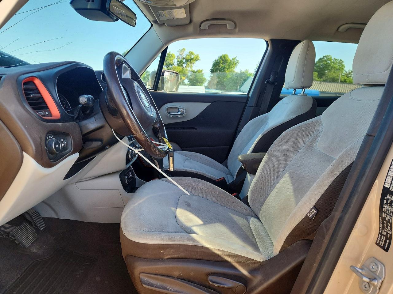 2015 Jeep Renegade Latitude - Image 7