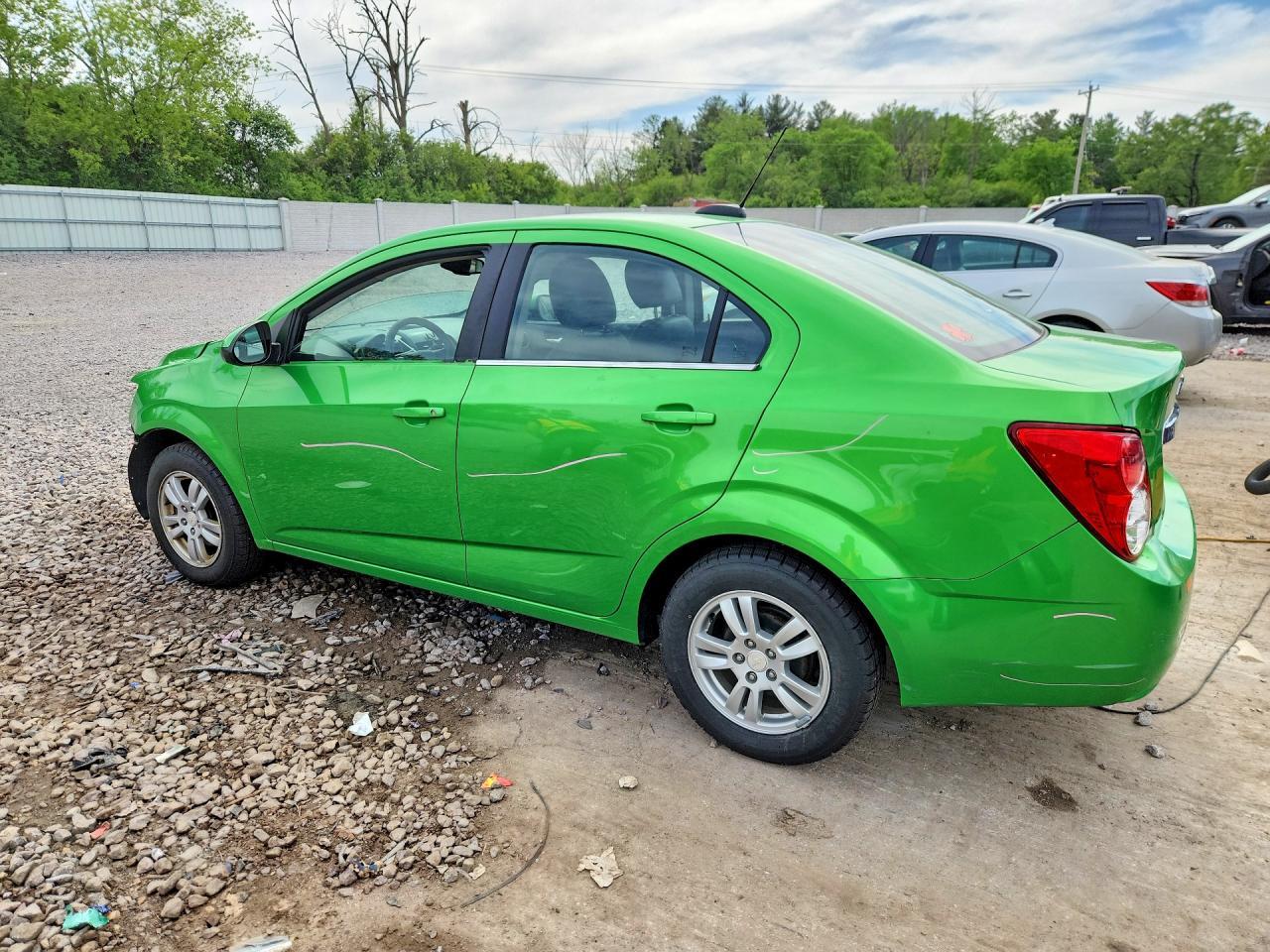 2016 Chevrolet Sonic Lt - Image 2