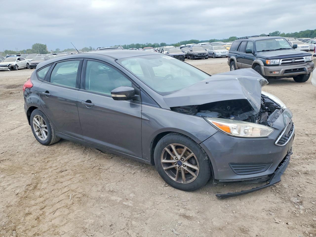 2017 Ford Focus Se - Image 4