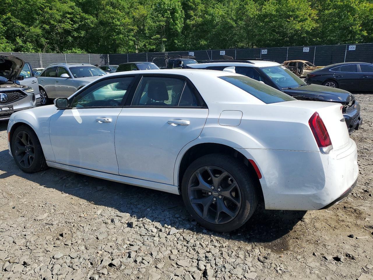 2022 Chrysler 300 Touring L - Фото 2