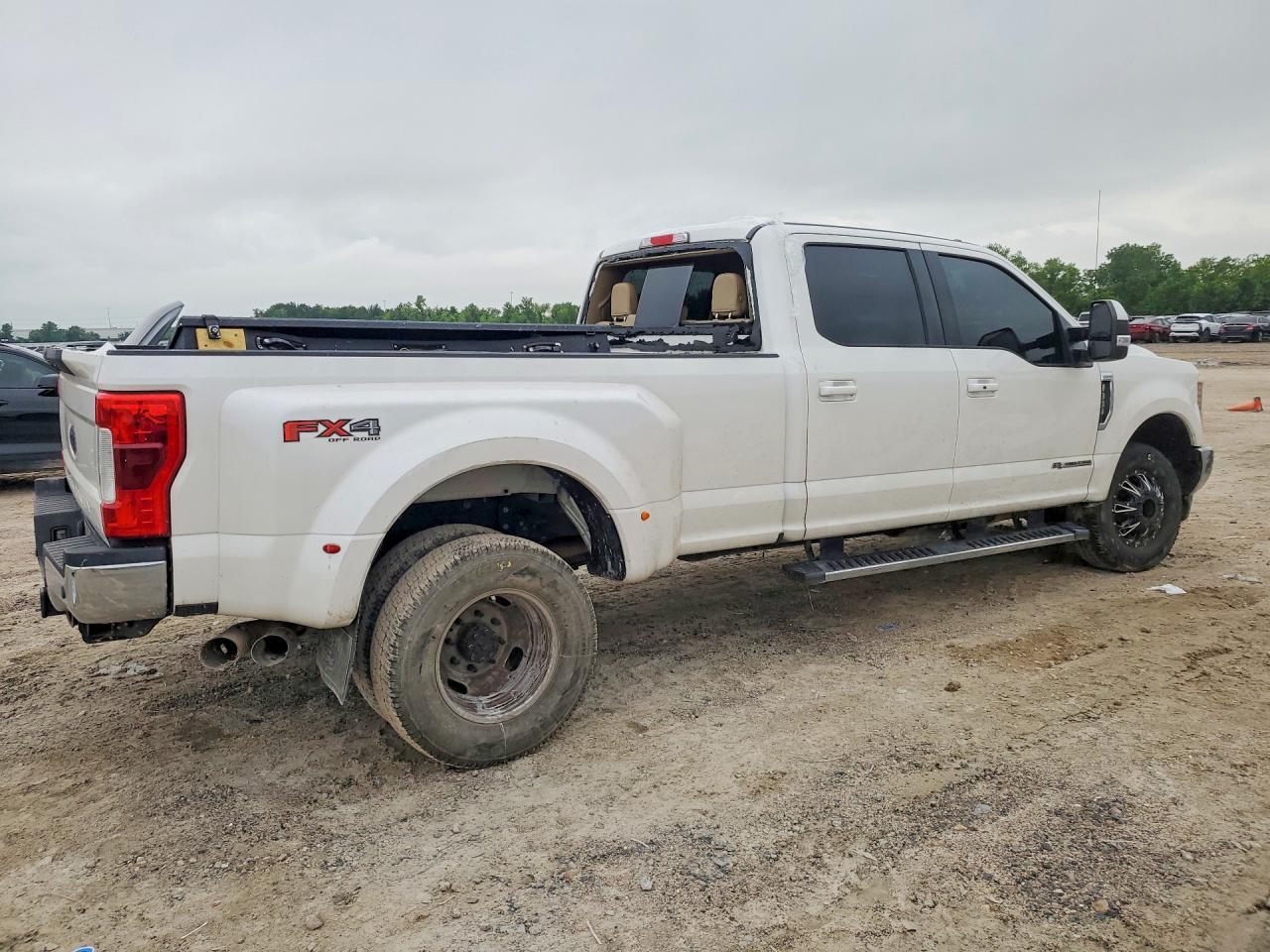 2018 Ford F350 Super Duty - Image 3