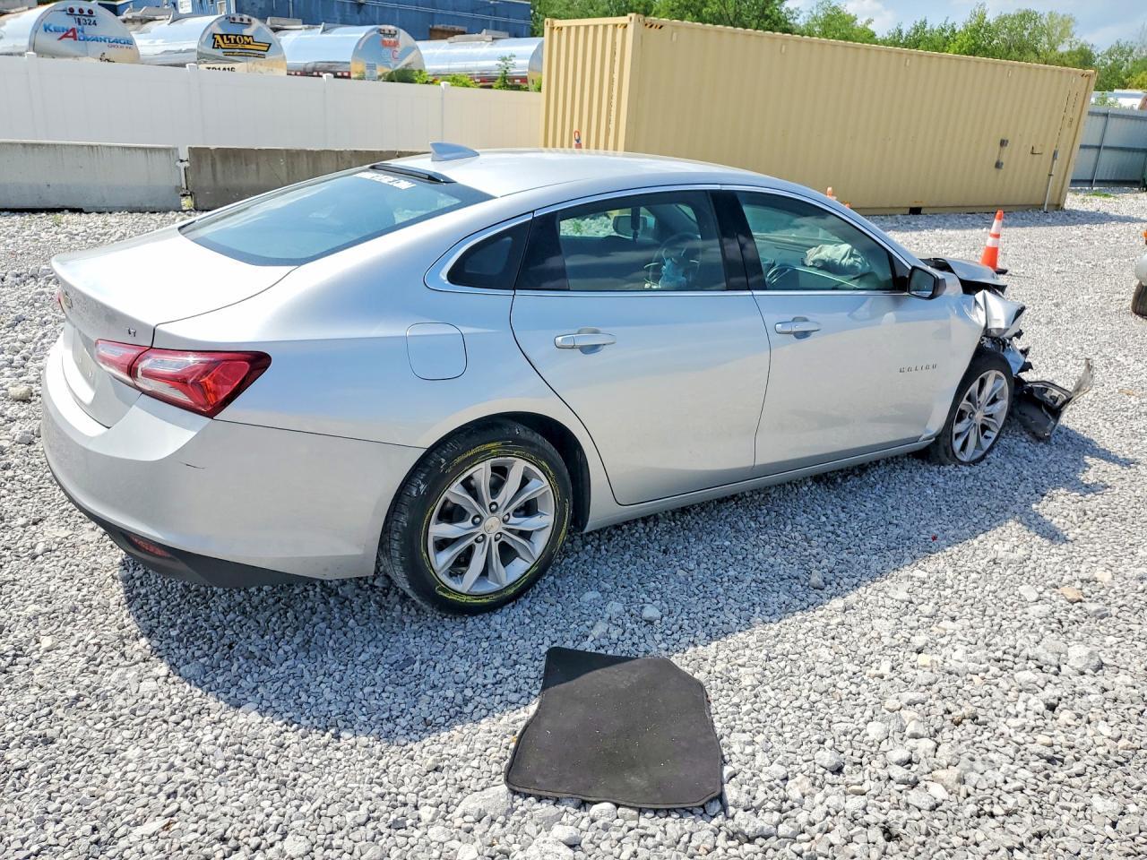 2022 Chevrolet Malibu Lt - Фото 3