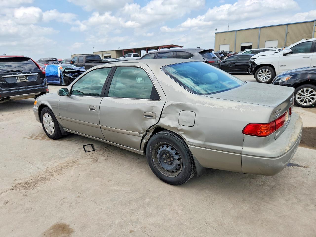 2001 Toyota Camry Le - Image 2