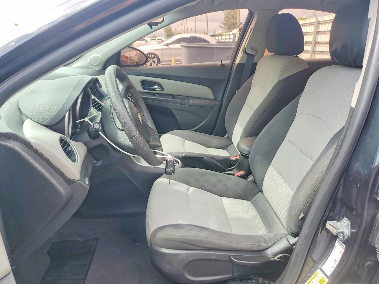 2015 Chevrolet Cruze Ls - Image 7