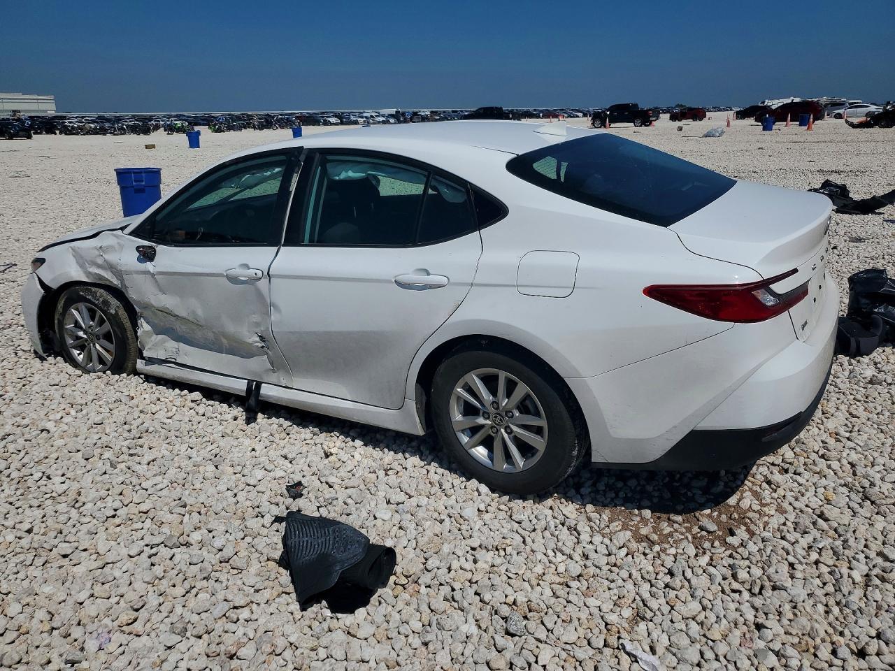 2025 Toyota Camry Le - Фото 2