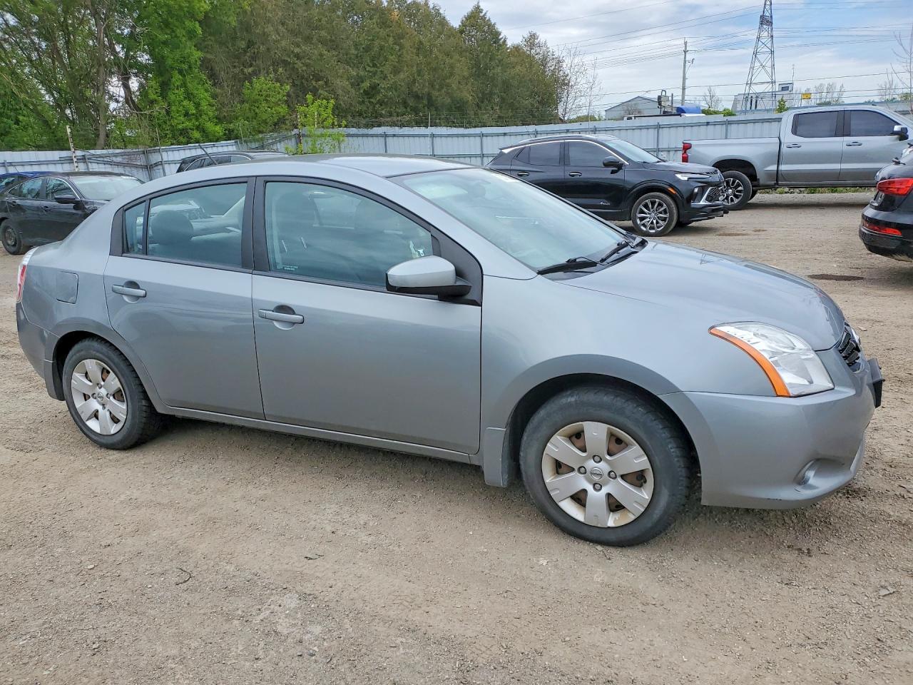 2010 Nissan Sentra 2.0 4Dr - Фото 4
