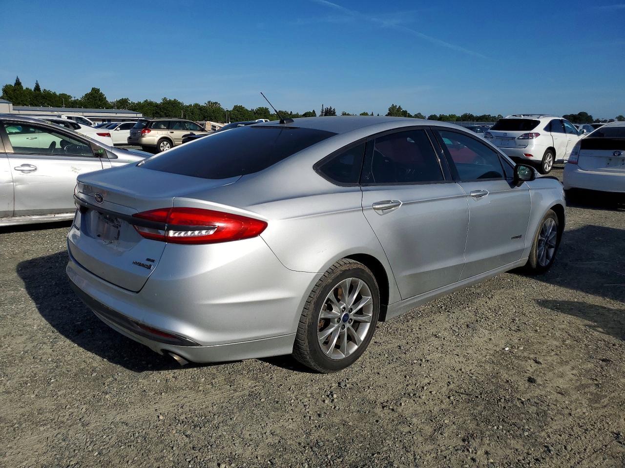 2017 Ford Fusion Se Hybrid - Фото 3