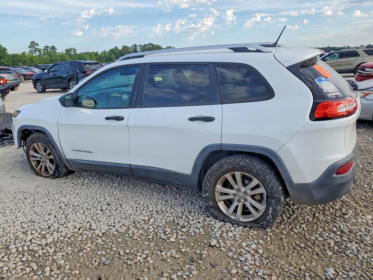 2015 Jeep Cherokee Sport - Фото 2