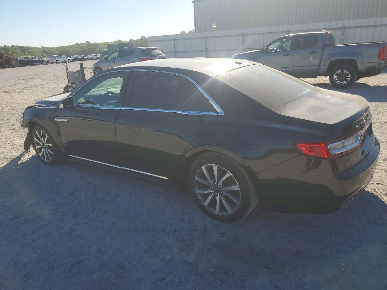 2017 Lincoln Continental - Фото 2