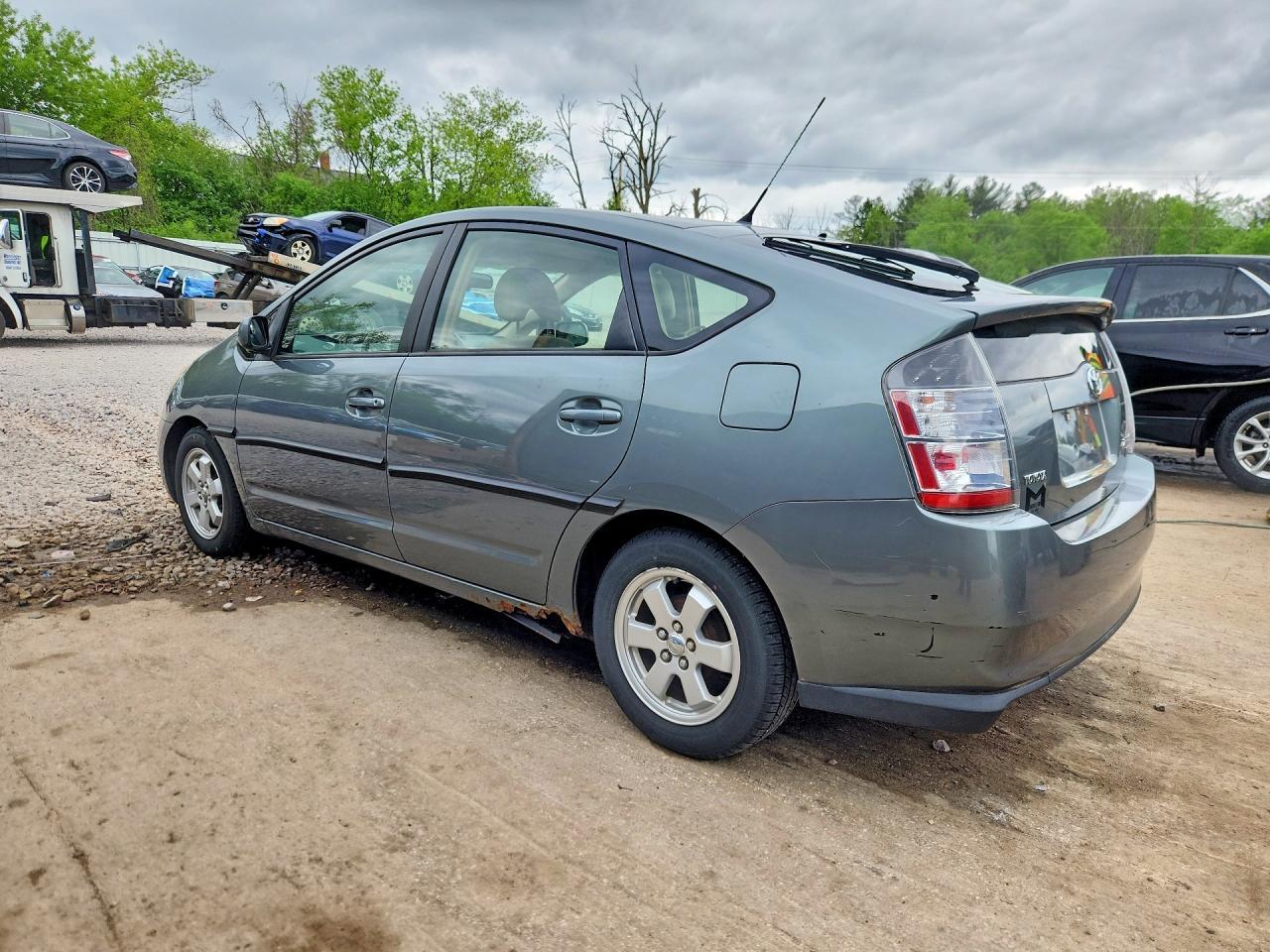 2004 Toyota Prius Base - Фото 2