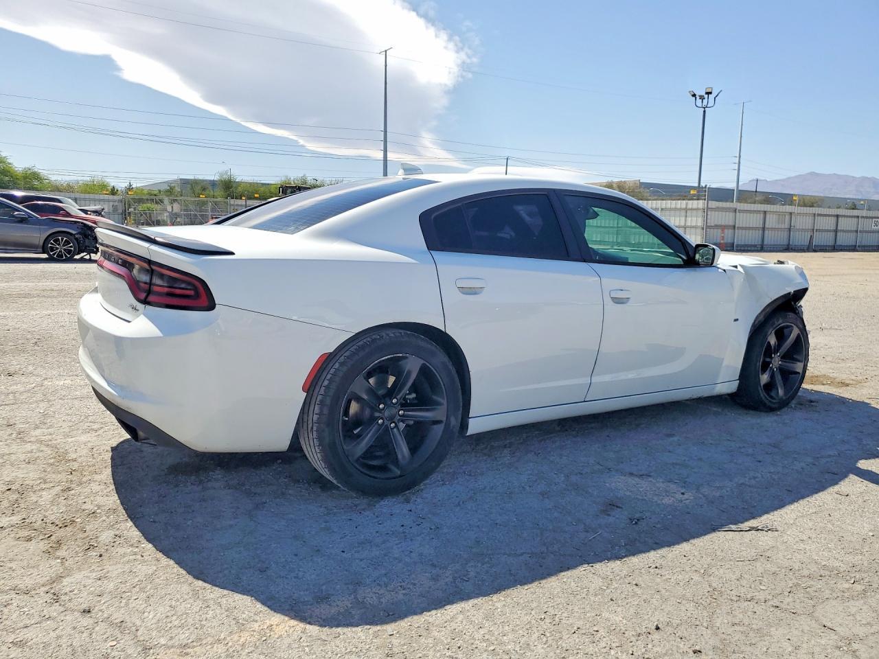 2017 Dodge Charger R - Фото 3