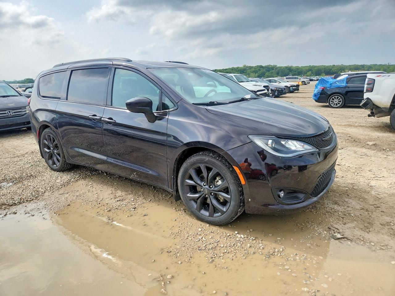 2019 Chrysler Pacifica Touring Plus - Фото 4