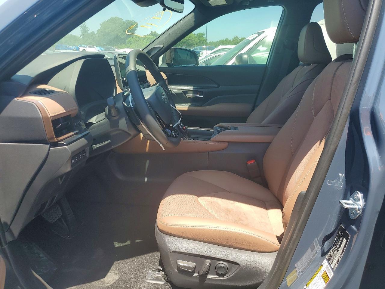 2026 Toyota Grand Highlander Hybrid Max Platinum - Фото 7