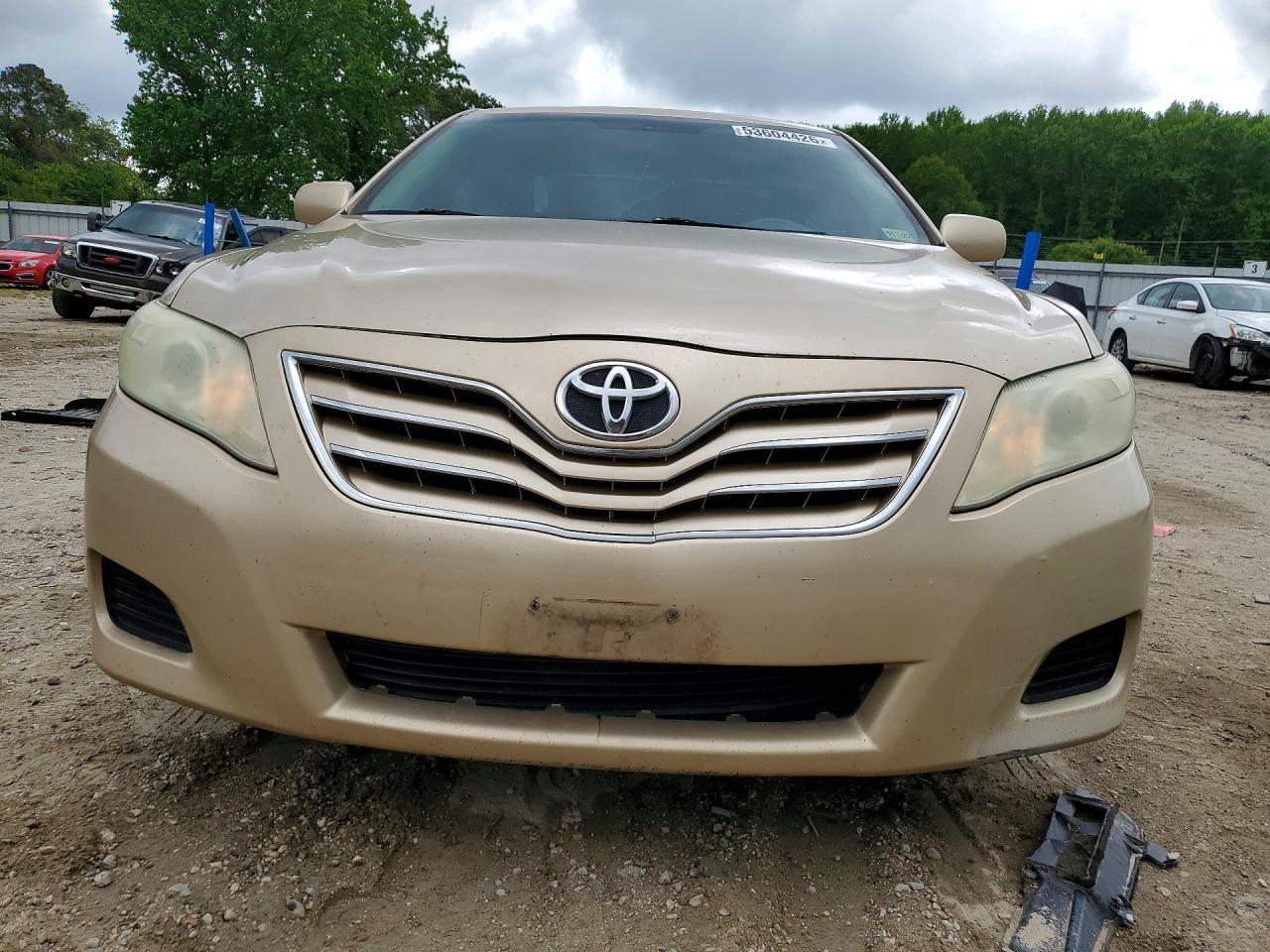 2011 Toyota Camry - Image 5
