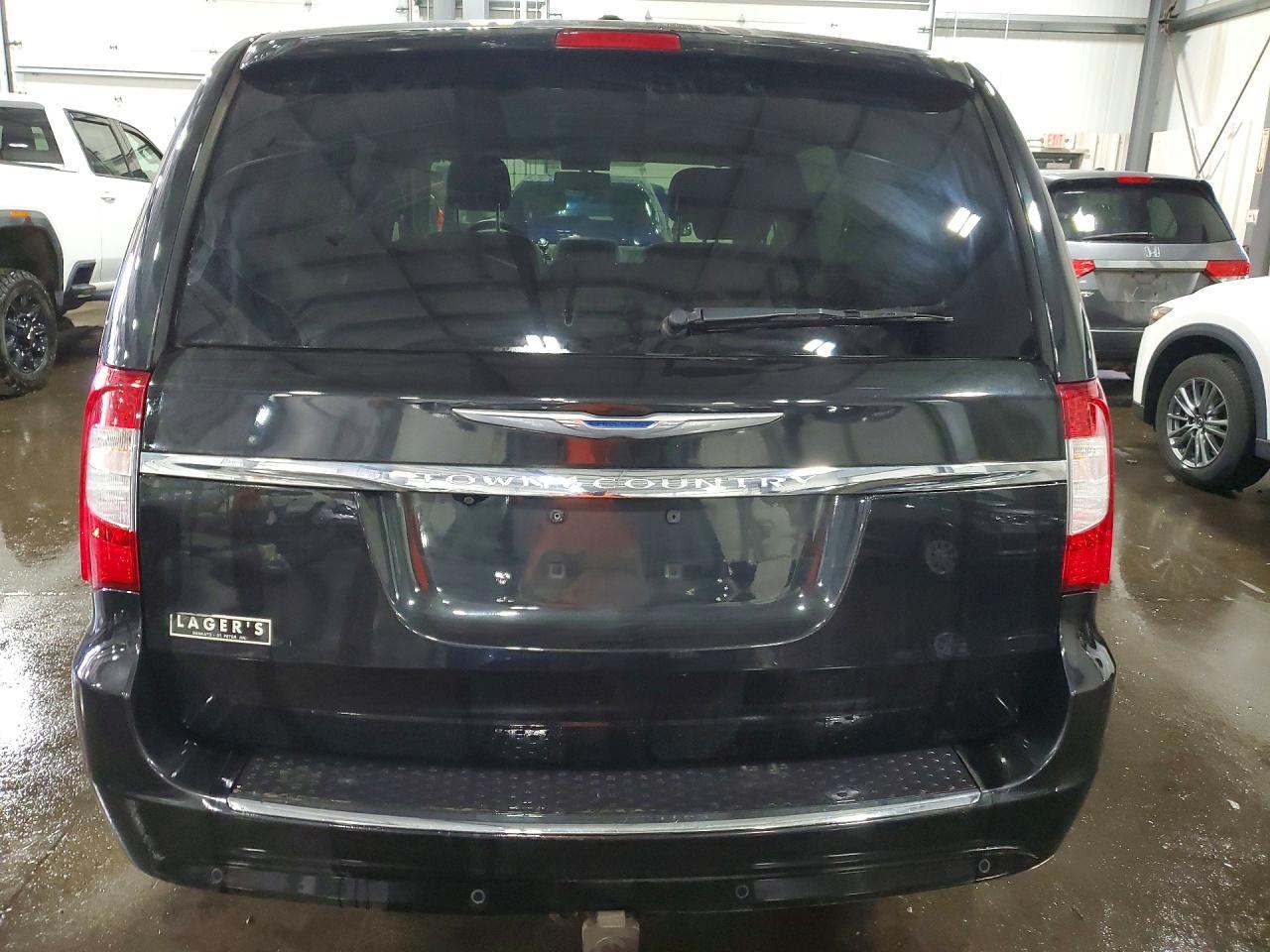 2015 Chrysler Town & Country Touring L - Фото 6