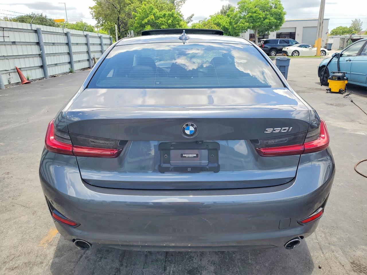 2022 BMW 330I - Image 6