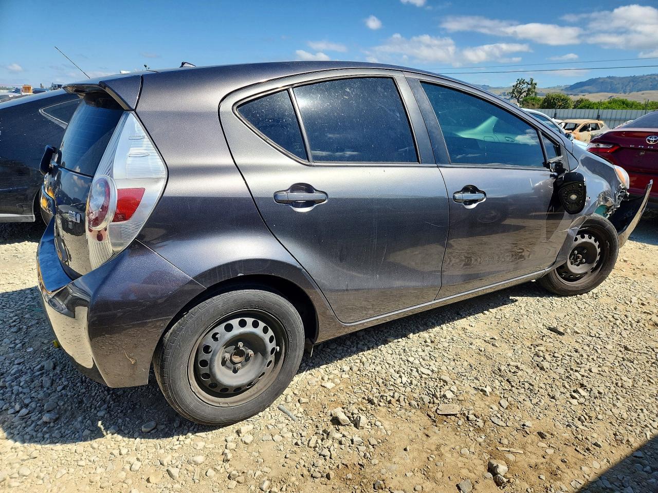 2014 Toyota Prius C One - Фото 3