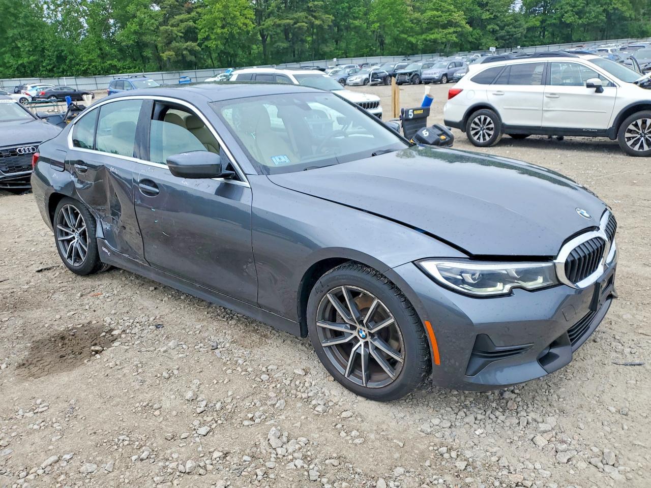 2020 BMW 330Xi - Image 4