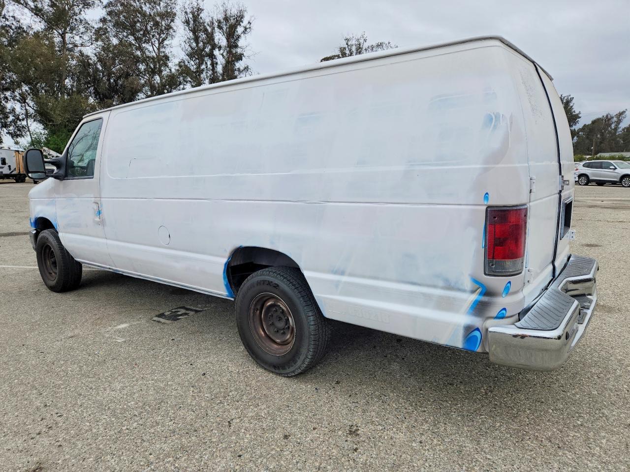 2013 Ford Econoline E350 Super Duty Van - Image 2