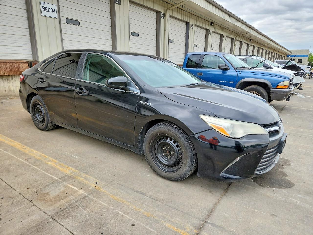 2015 Toyota Camry Hybrid Le - Фото 4