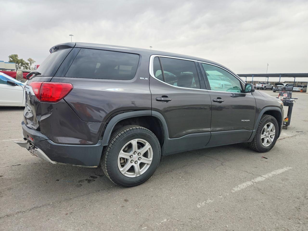 2018 GMC Acadia Sle - Image 3