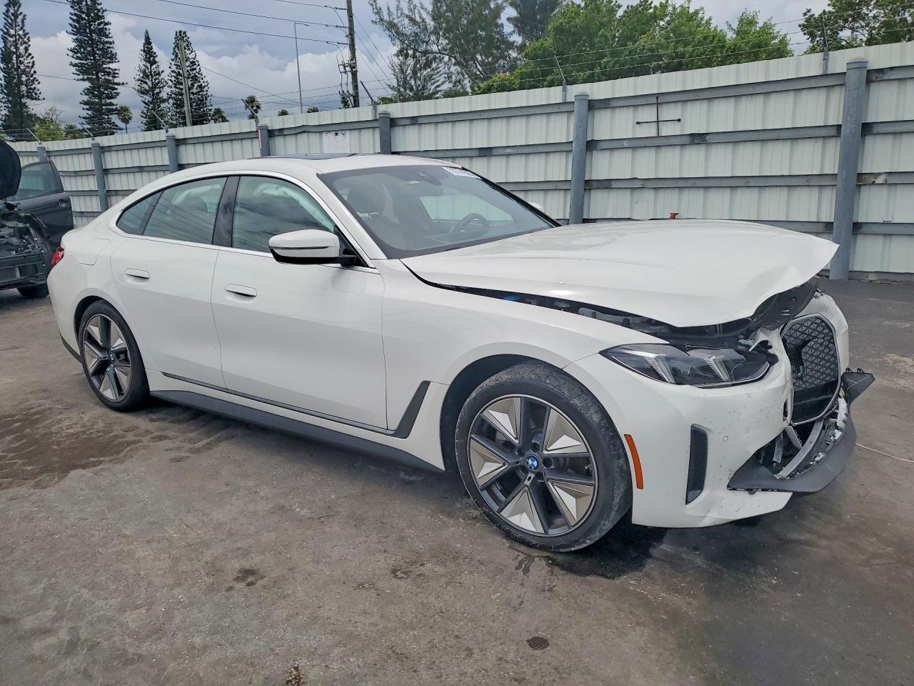 2025 BMW I4 Edrive 40 - Image 4