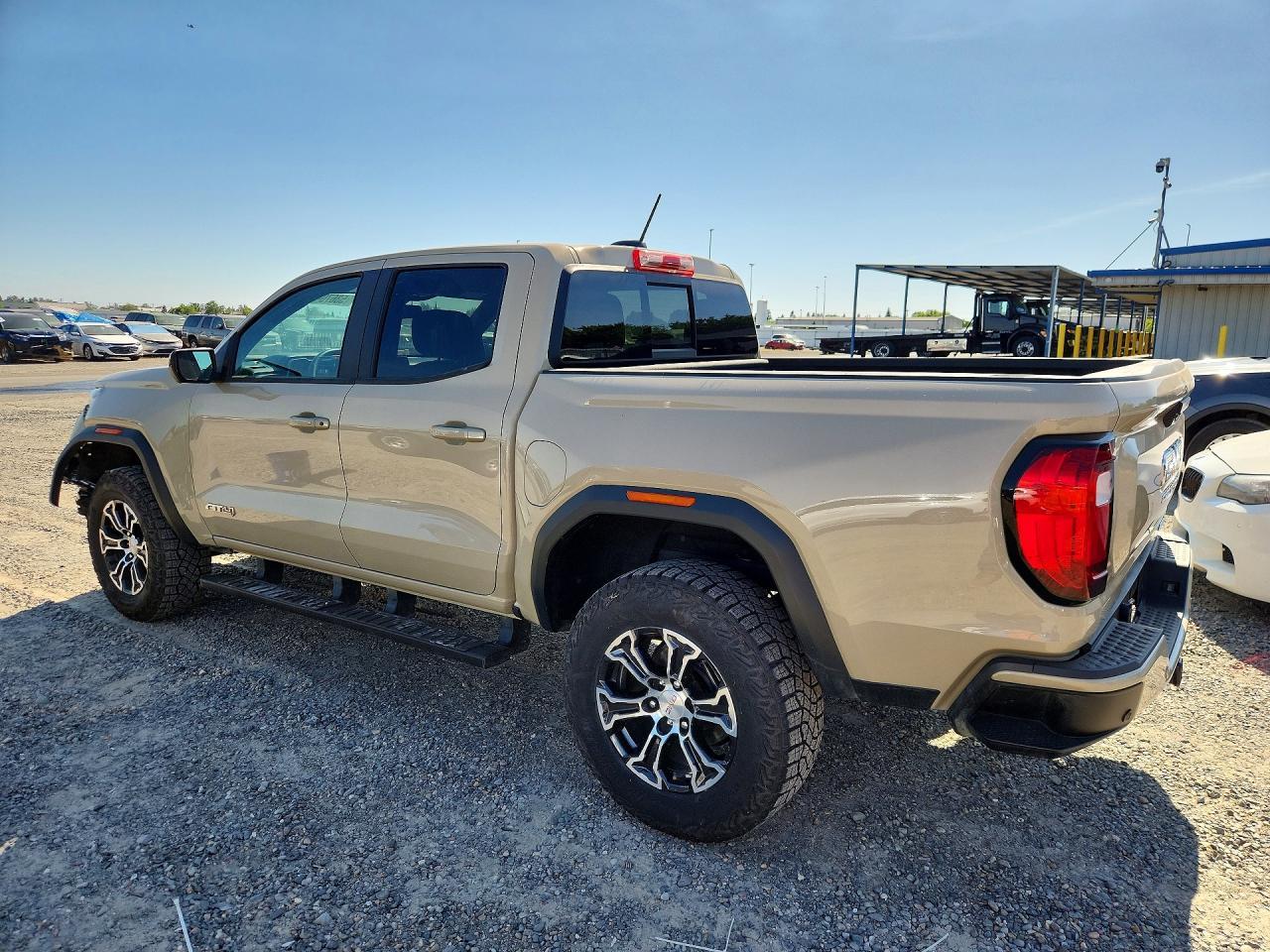2024 GMC Canyon At4 - Фото 2