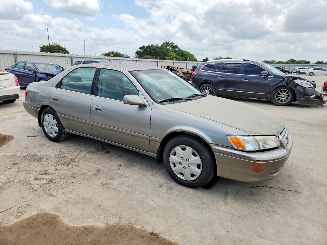 2001 Toyota Camry Le - Image 4