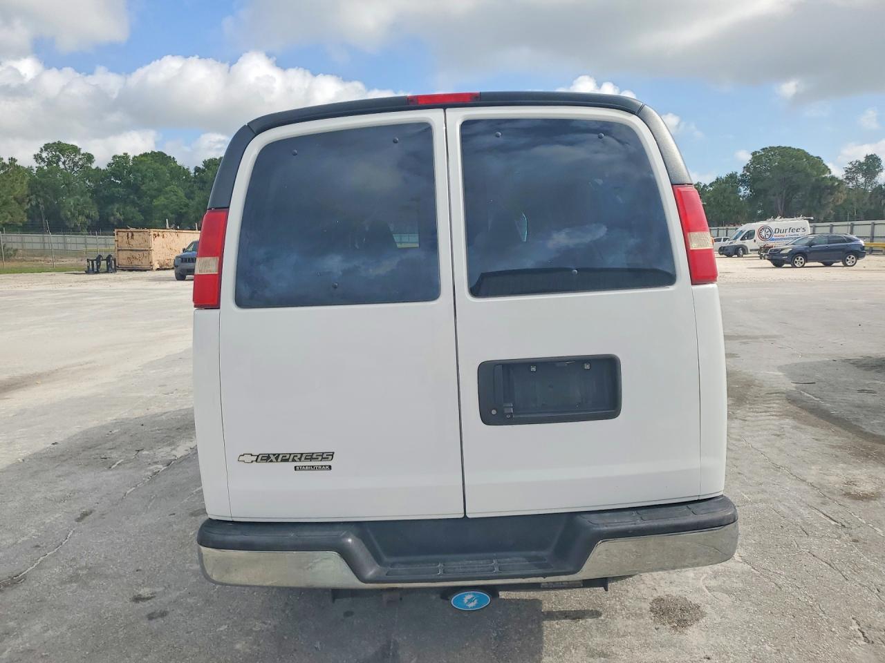 2016 Chevrolet Express G3500 Lt - Image 6