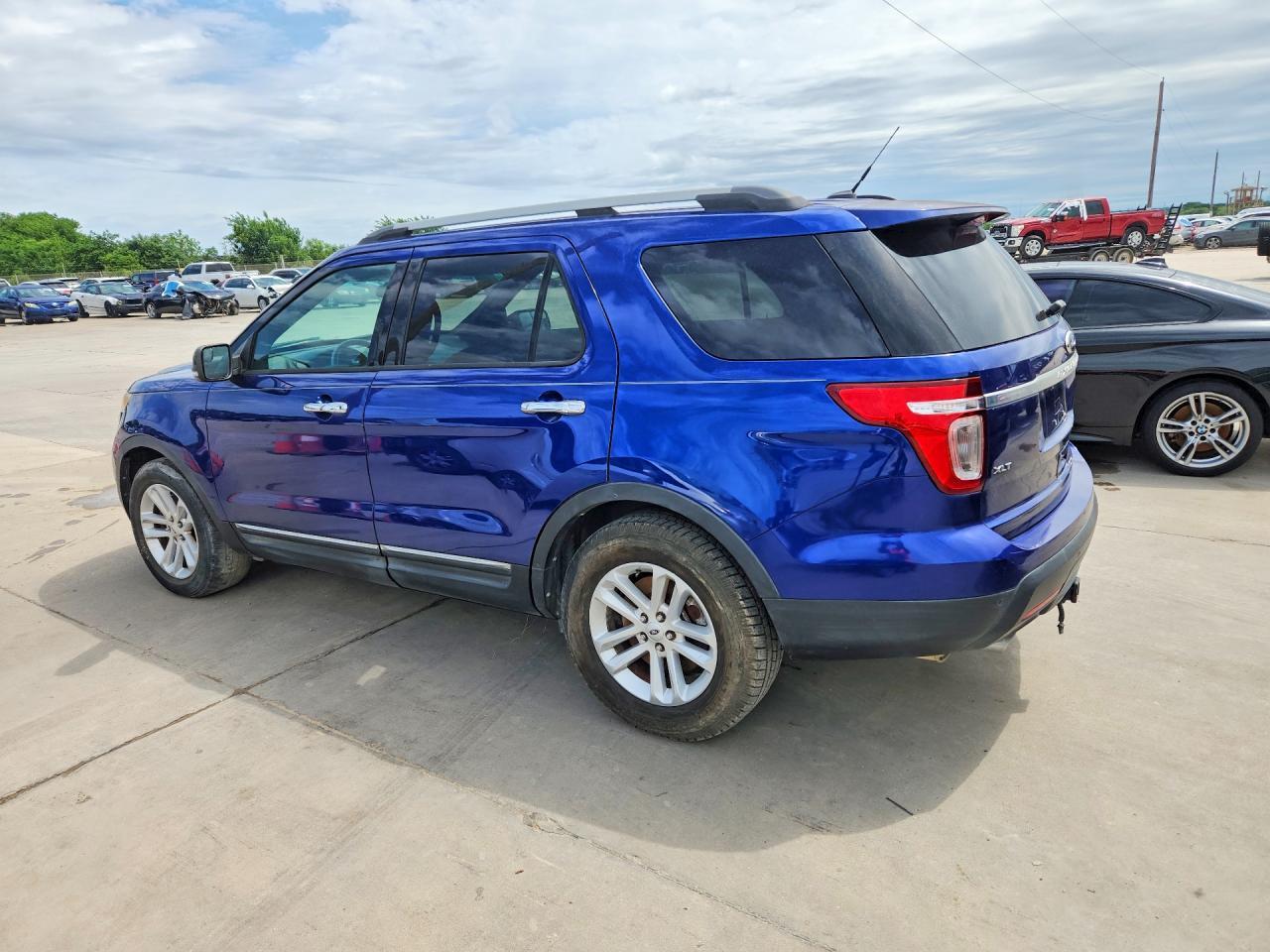 2015 Ford Explorer Xlt - Image 2