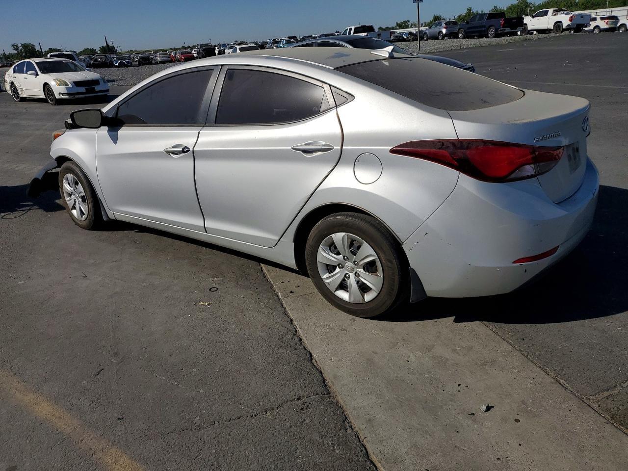 2016 Hyundai Elantra Se - Фото 2