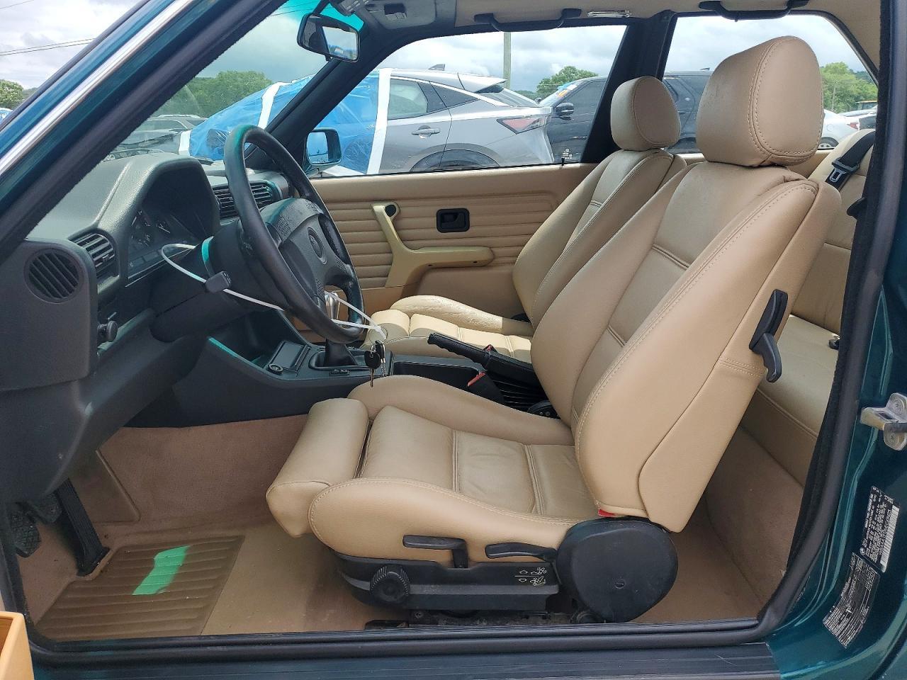 1991 BMW 325 I - Image 7