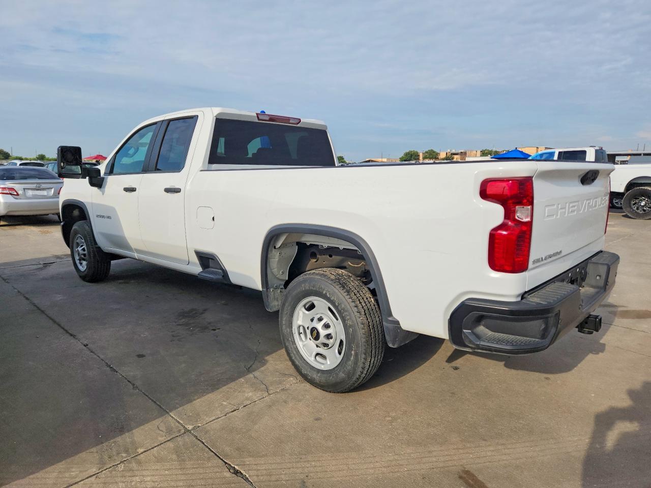 2024 Chevrolet Silverado C2500 Heavy Duty - Фото 2