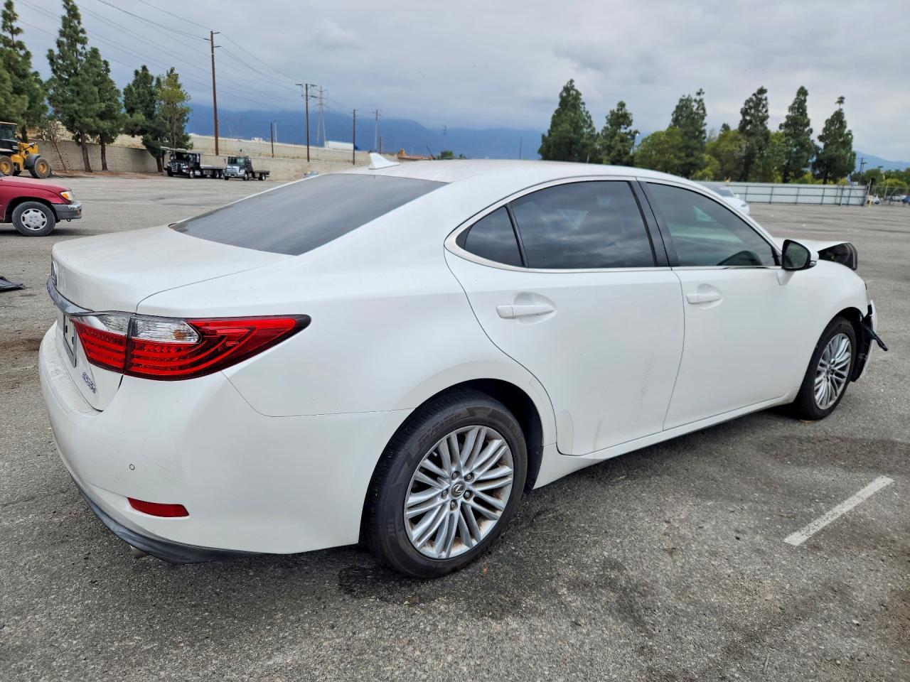 2014 Lexus Es - Image 3