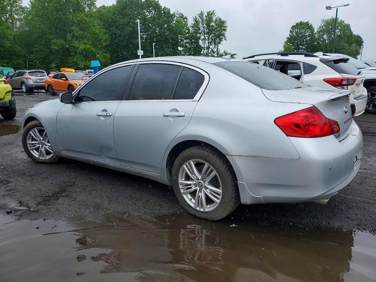 2013 Infiniti G37 Sedan X - Image 2