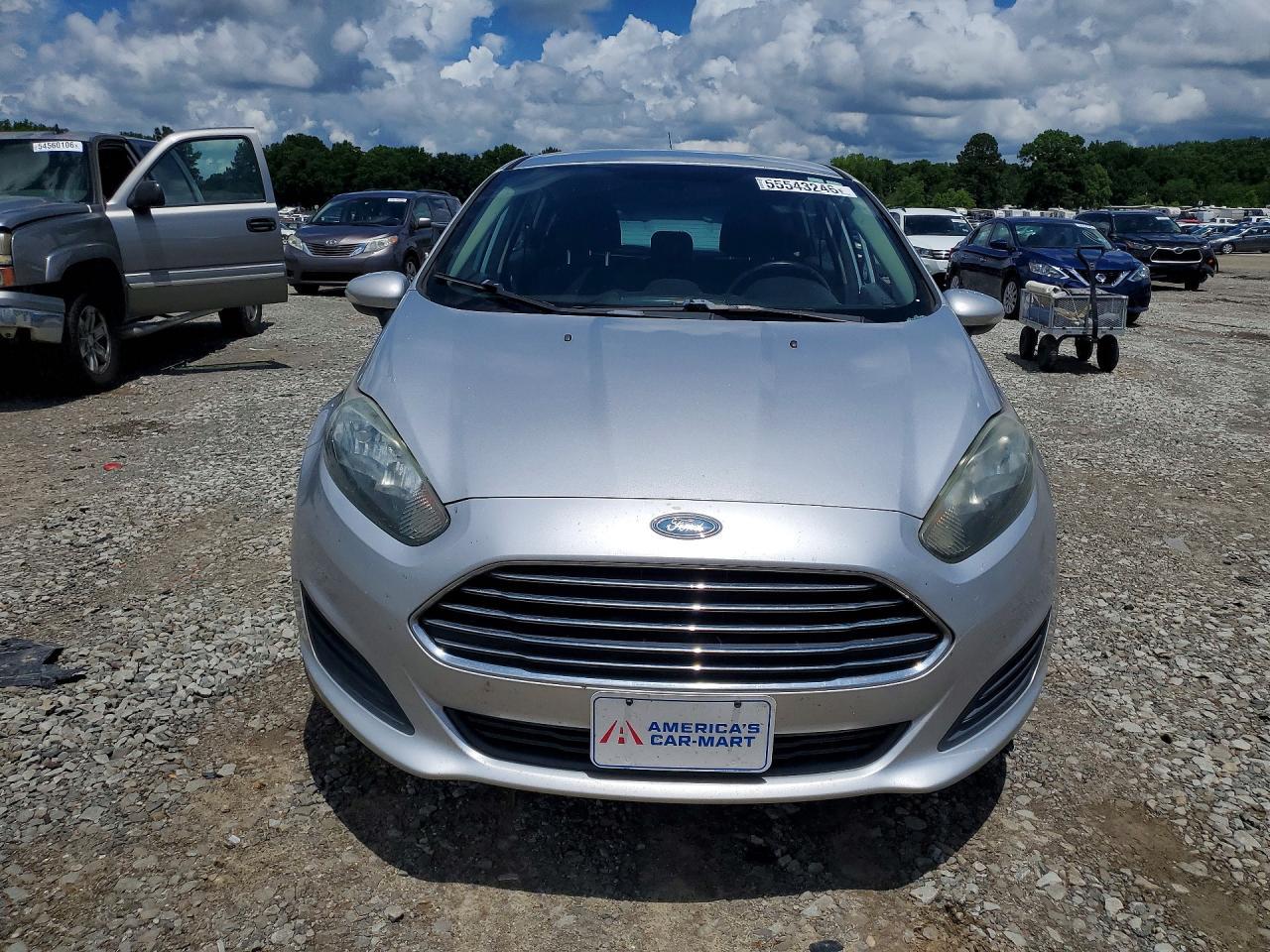 2015 Ford Fiesta Se - Image 5