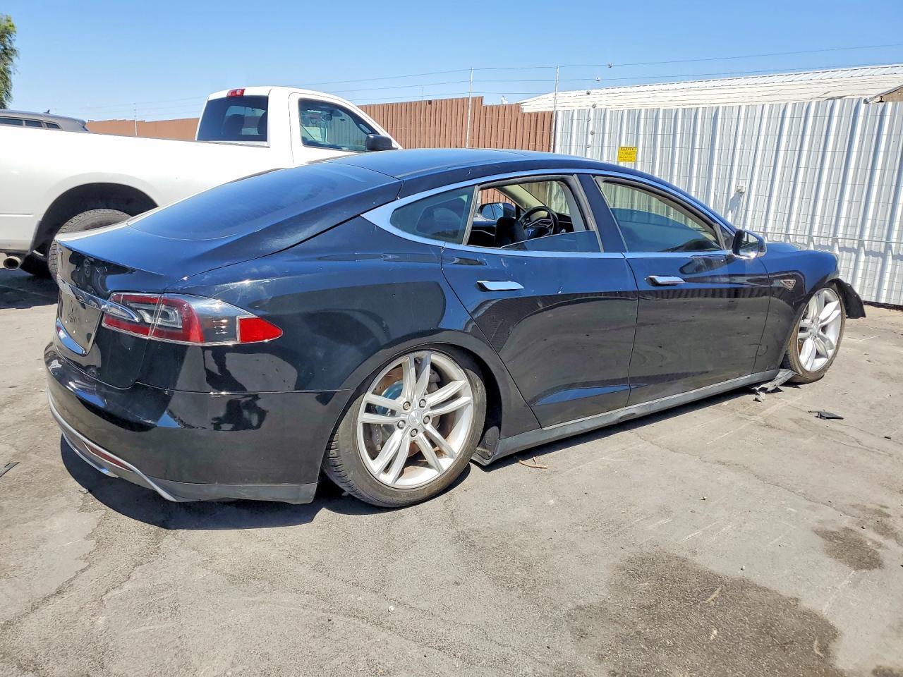 2013 Tesla Model S - Фото 3