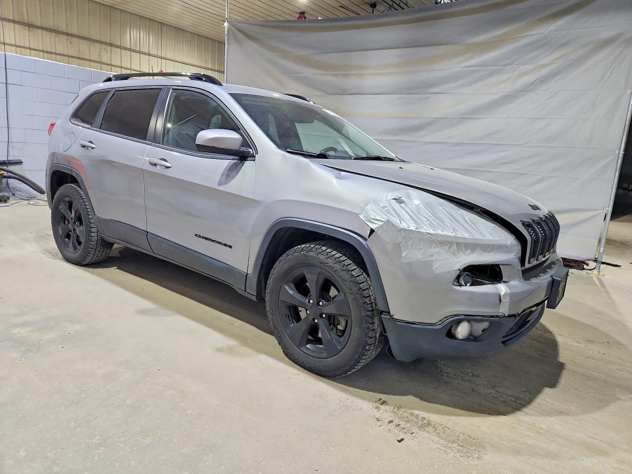 2016 Jeep Cherokee Latitude - Image 4