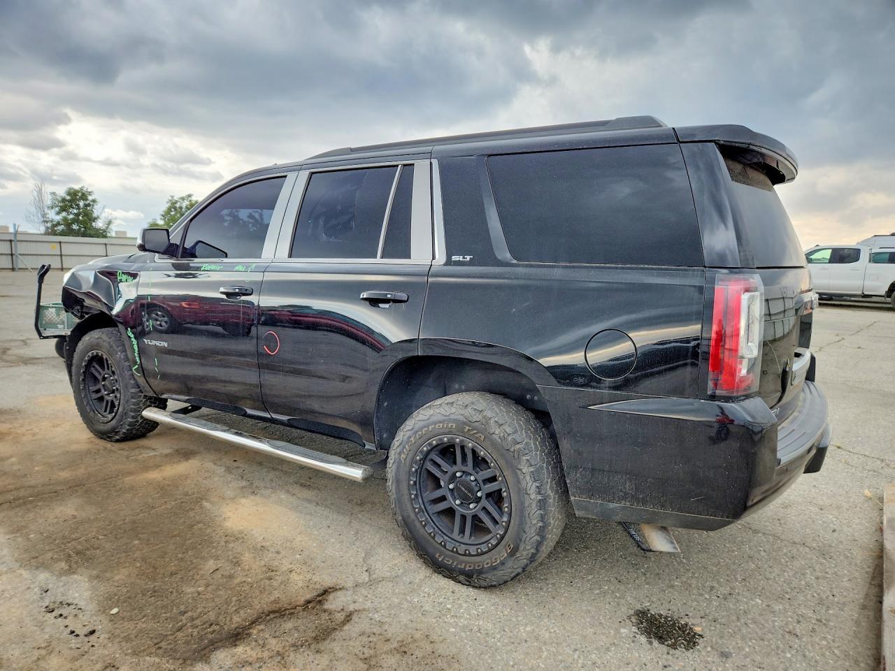 2018 GMC Yukon Slt - Image 2