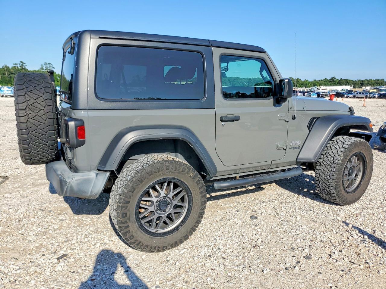 2020 Jeep Wrangler Sport - Фото 3