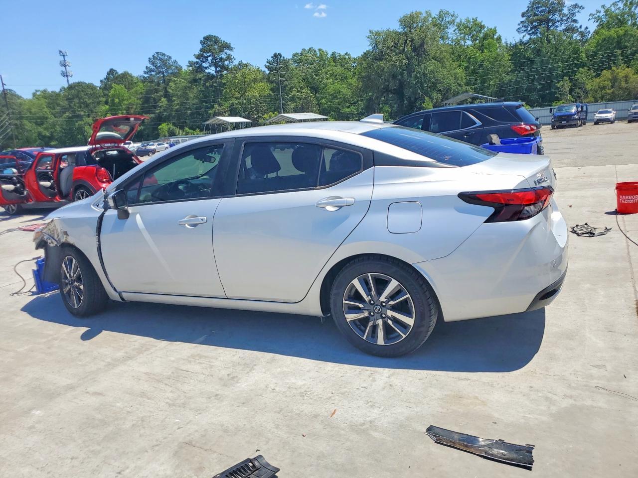 2020 Nissan Versa Sv - Image 2