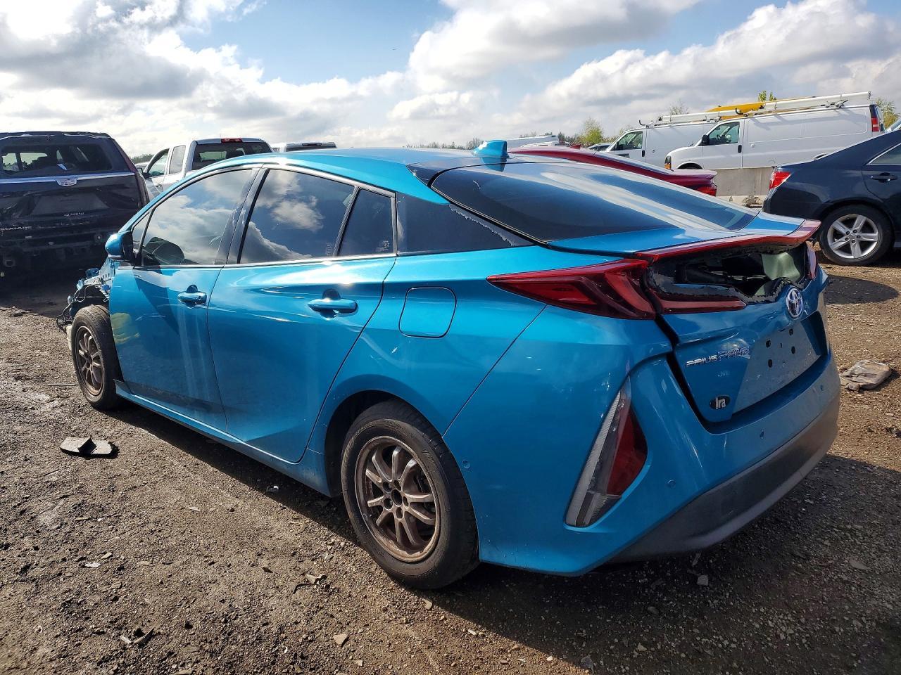 2017 Toyota Prius Prime Advanced - Фото 2